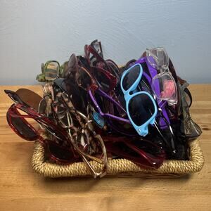 Sunglasses & Eyeglasses Frames Bulk Eyewear Lot of 42 Total Mixed Lot 2.5lbs